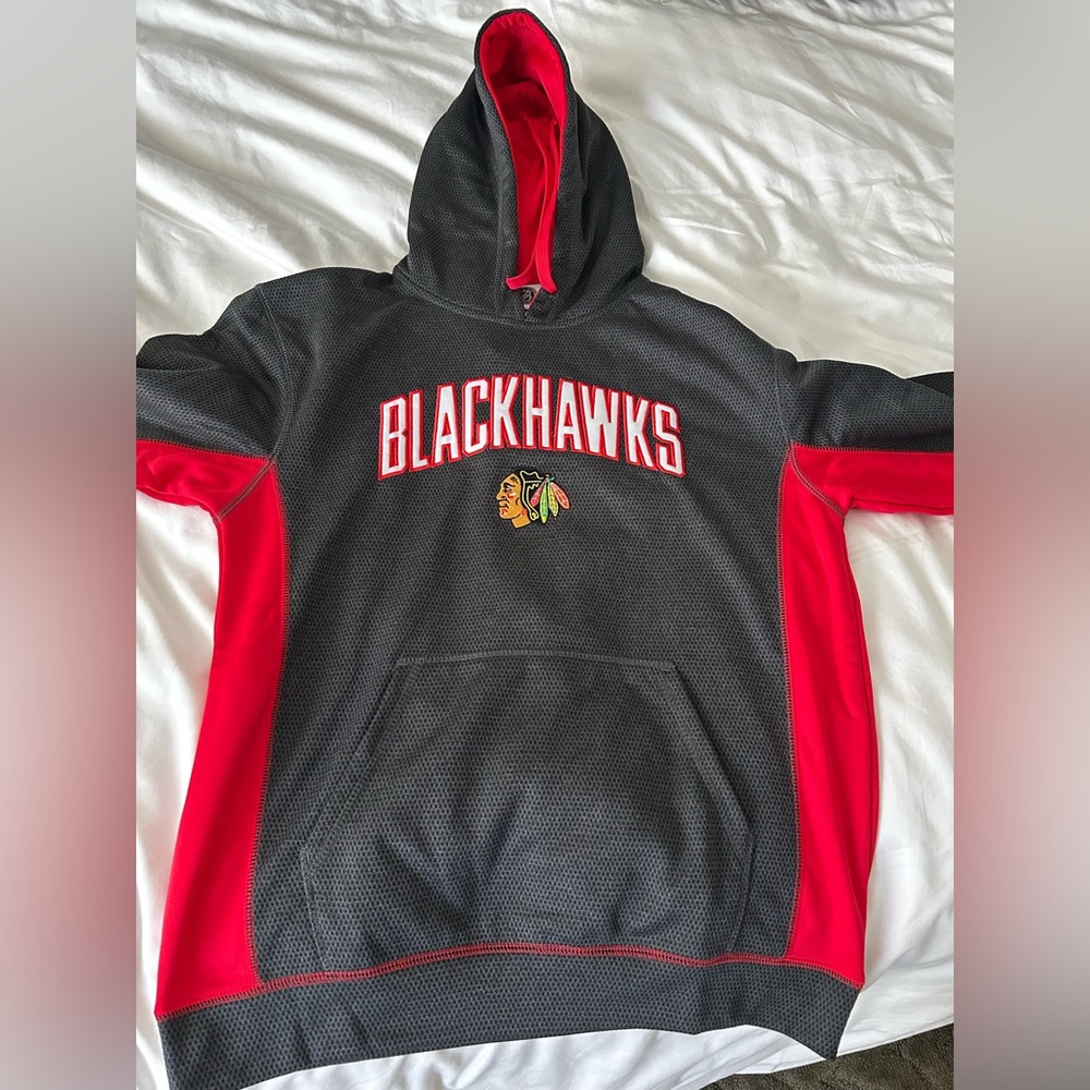 Men’s Chicago Blackhawks hoodie medium